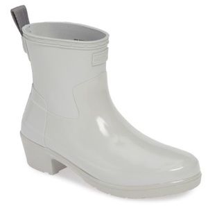 Hunter Refined Slim Fit Gloss Mid Heel Boots